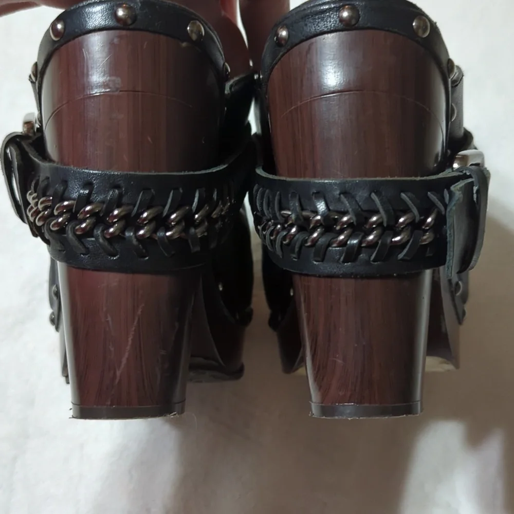 Black Leather Wood Platform Clogs With Studs - Picture 4 of 10